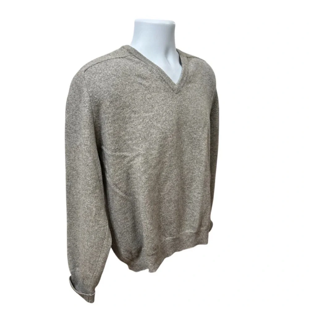 Vintage BASKIN Men's Gray V-Neck Sweater 100% Australian Lambswool size Large